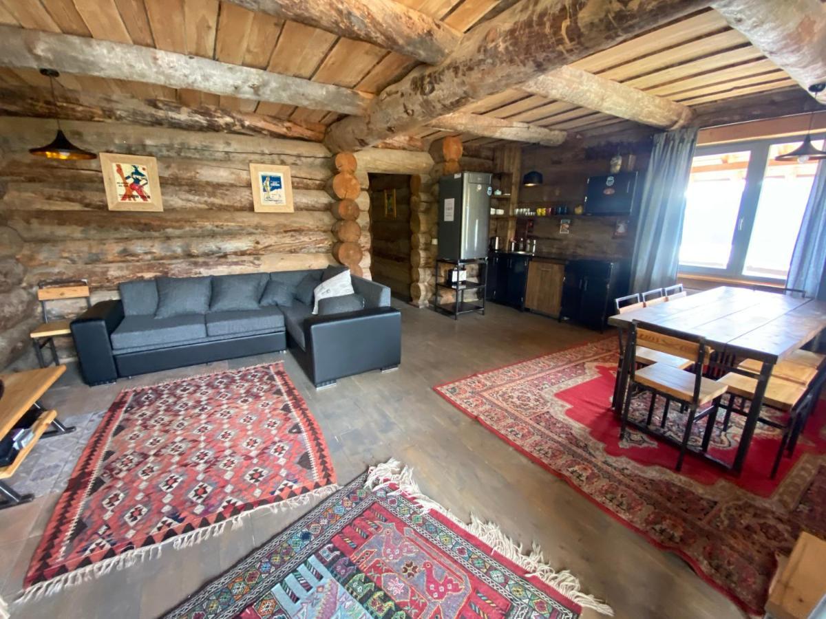 Mountain Cricket Chalets And Apartments Goedaoeri Buitenkant foto