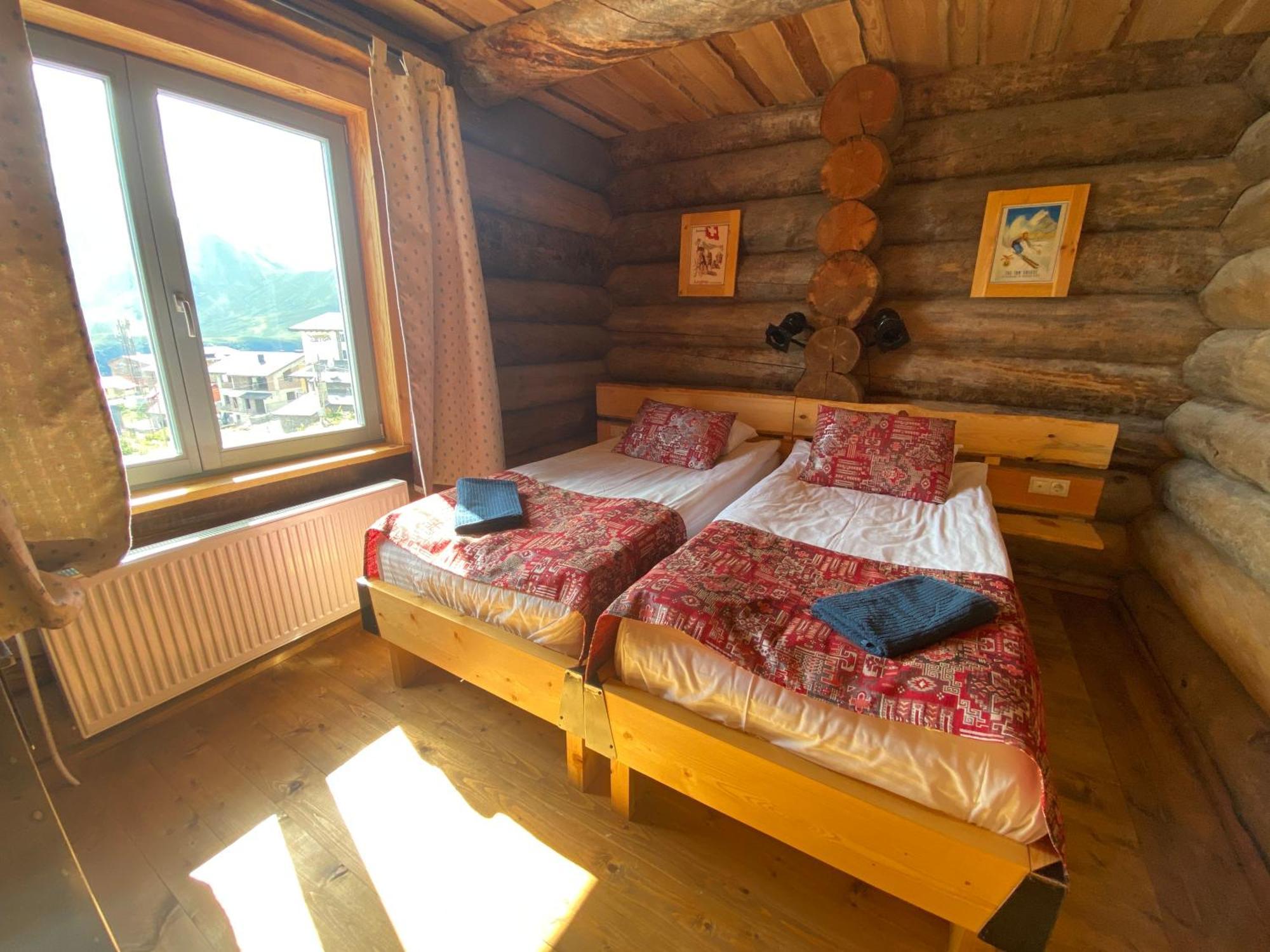Mountain Cricket Chalets And Apartments Goedaoeri Buitenkant foto